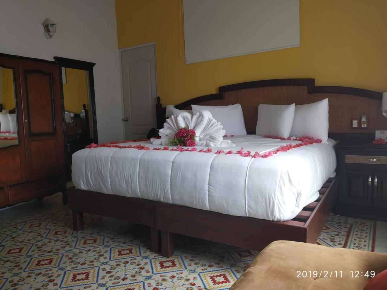 Casa San Juan Bed & Breakfast Merida Exterior photo